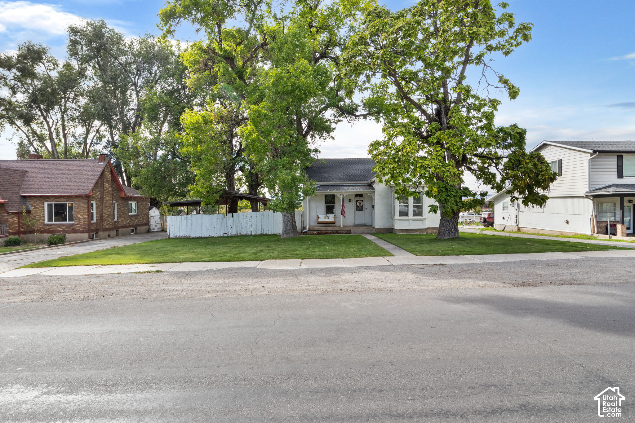 main property photo 28