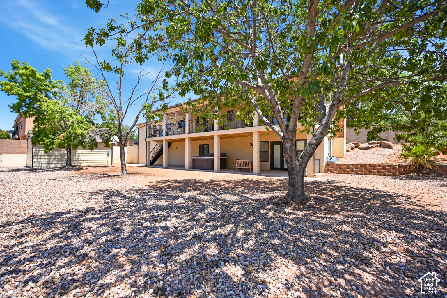 main property photo 40
