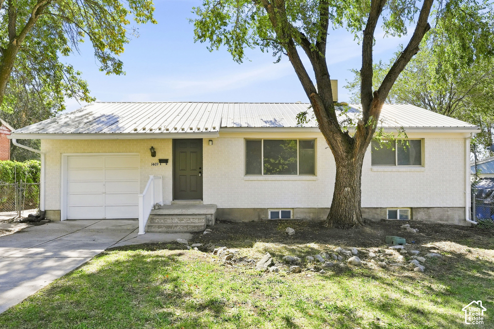 main property photo 0