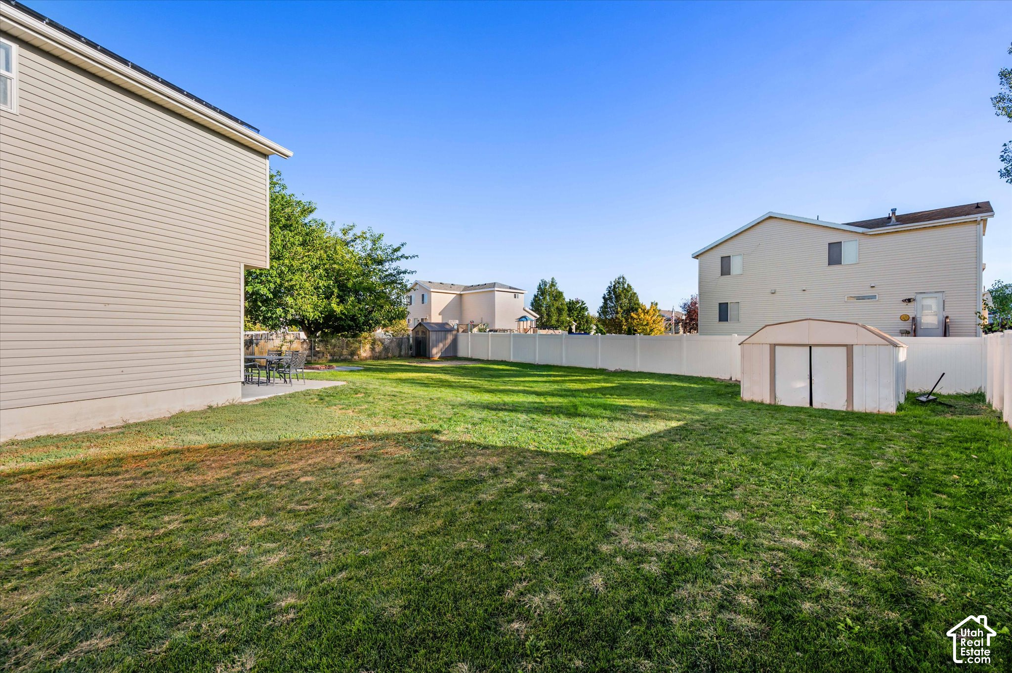 main property photo 40