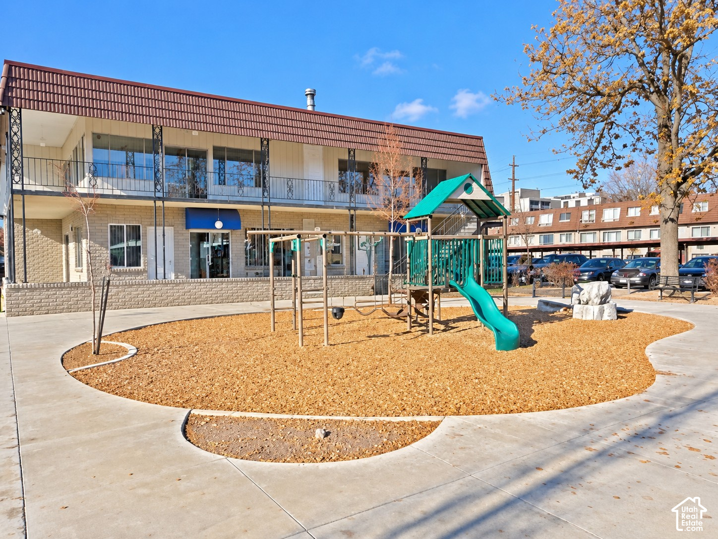 main property photo 13