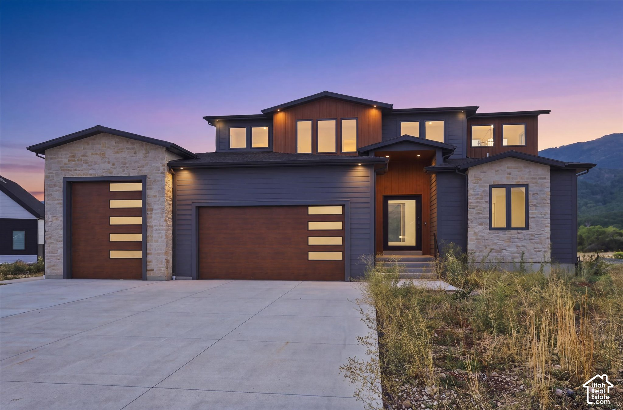 main property photo 0