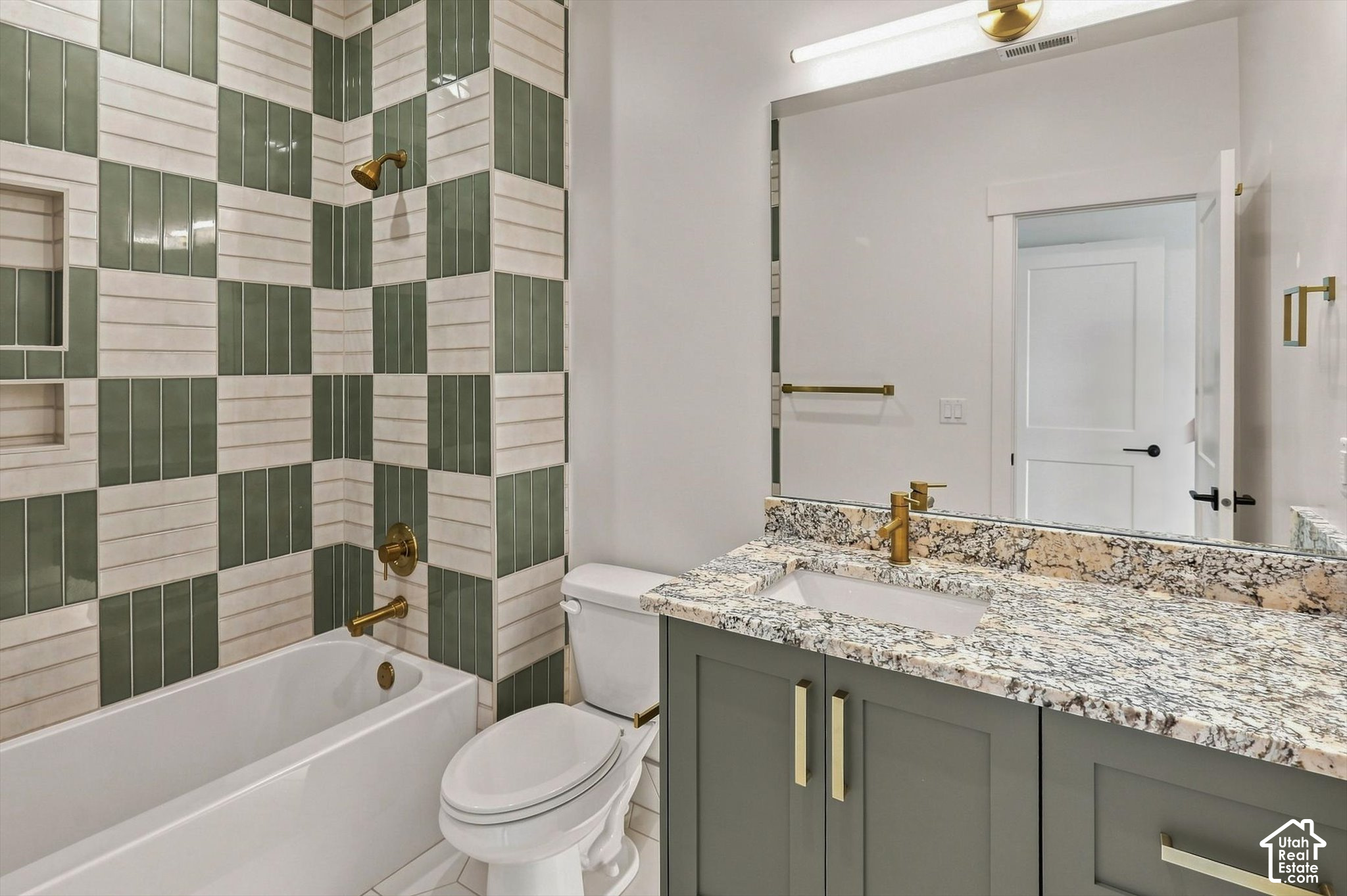 main property photo 78