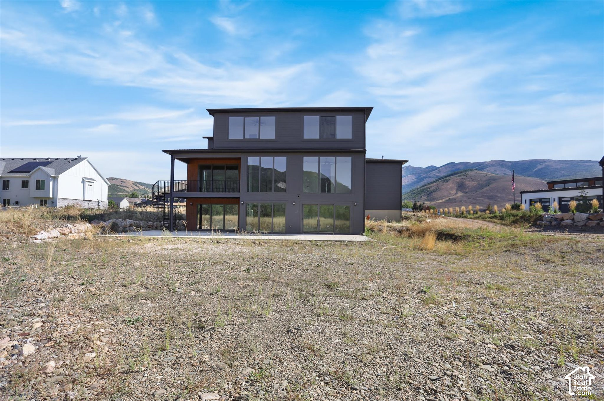 main property photo 90