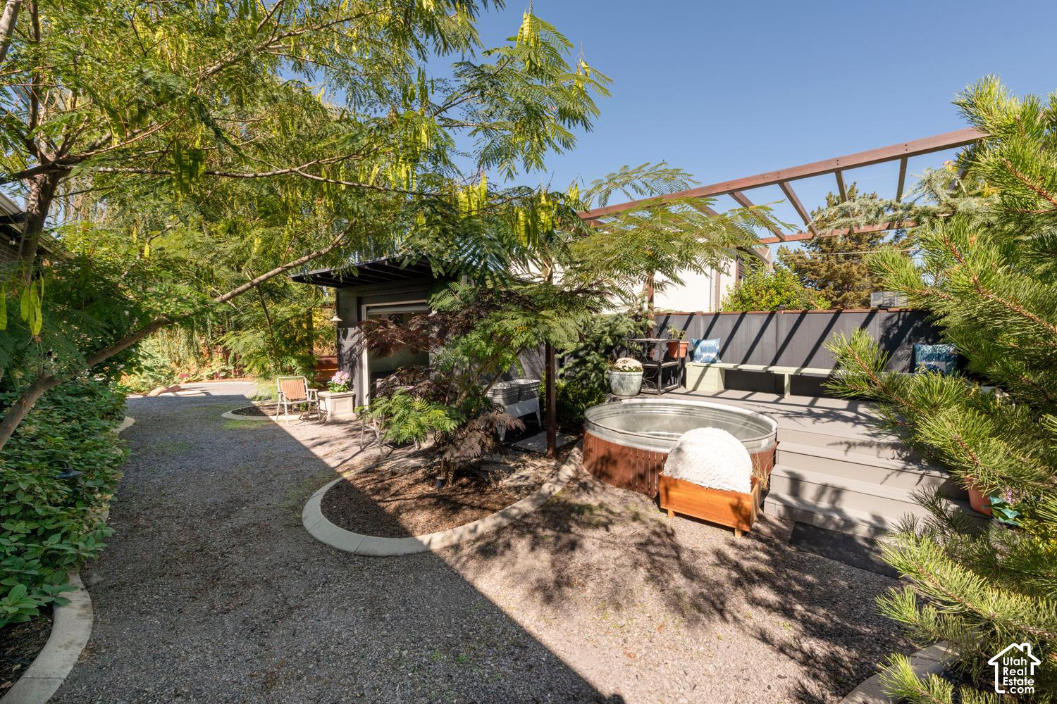 main property photo 37