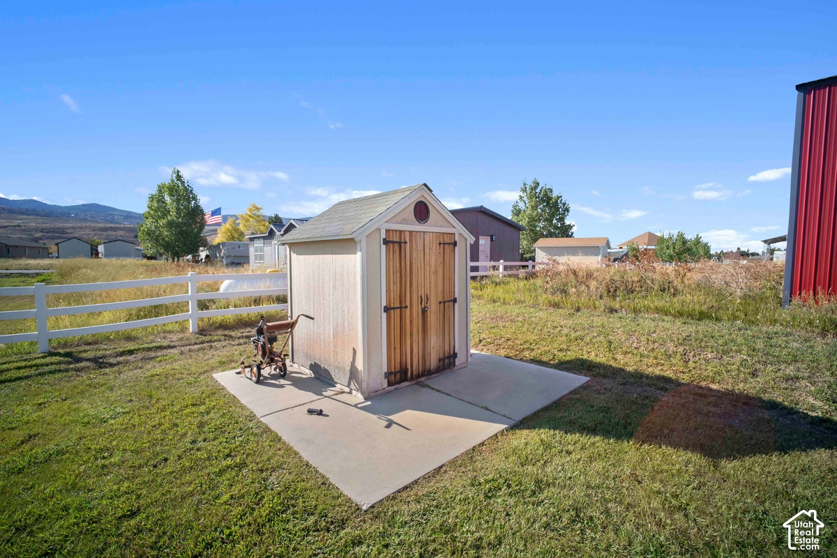 main property photo 30