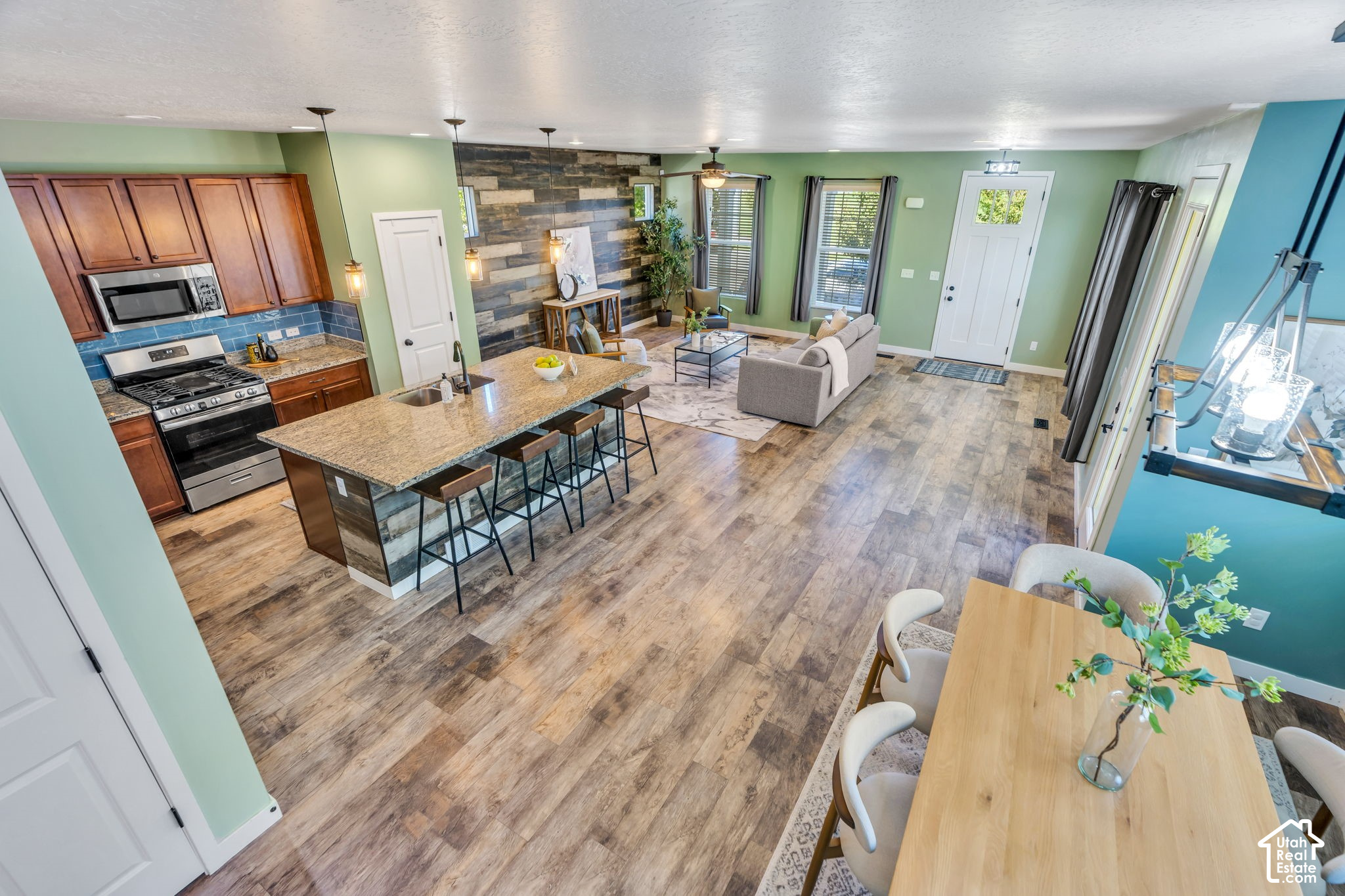 main property photo 15