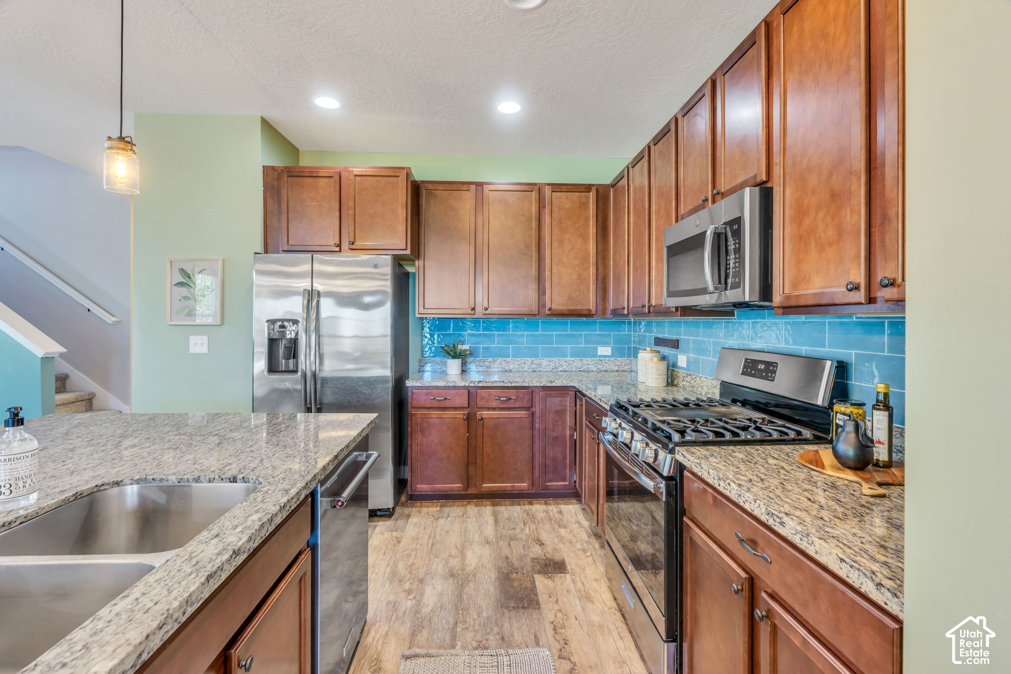 main property photo 9