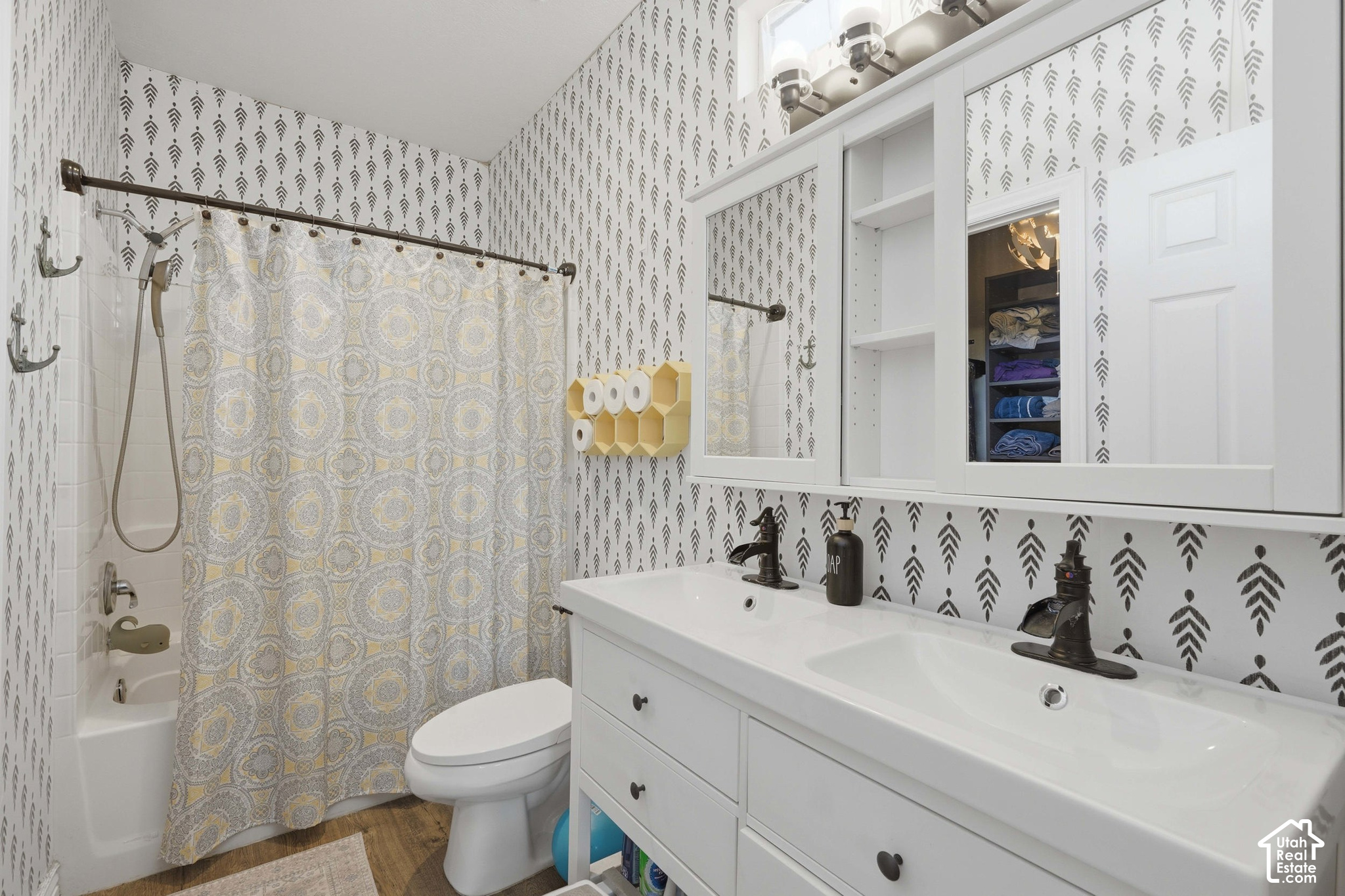 main property photo 12
