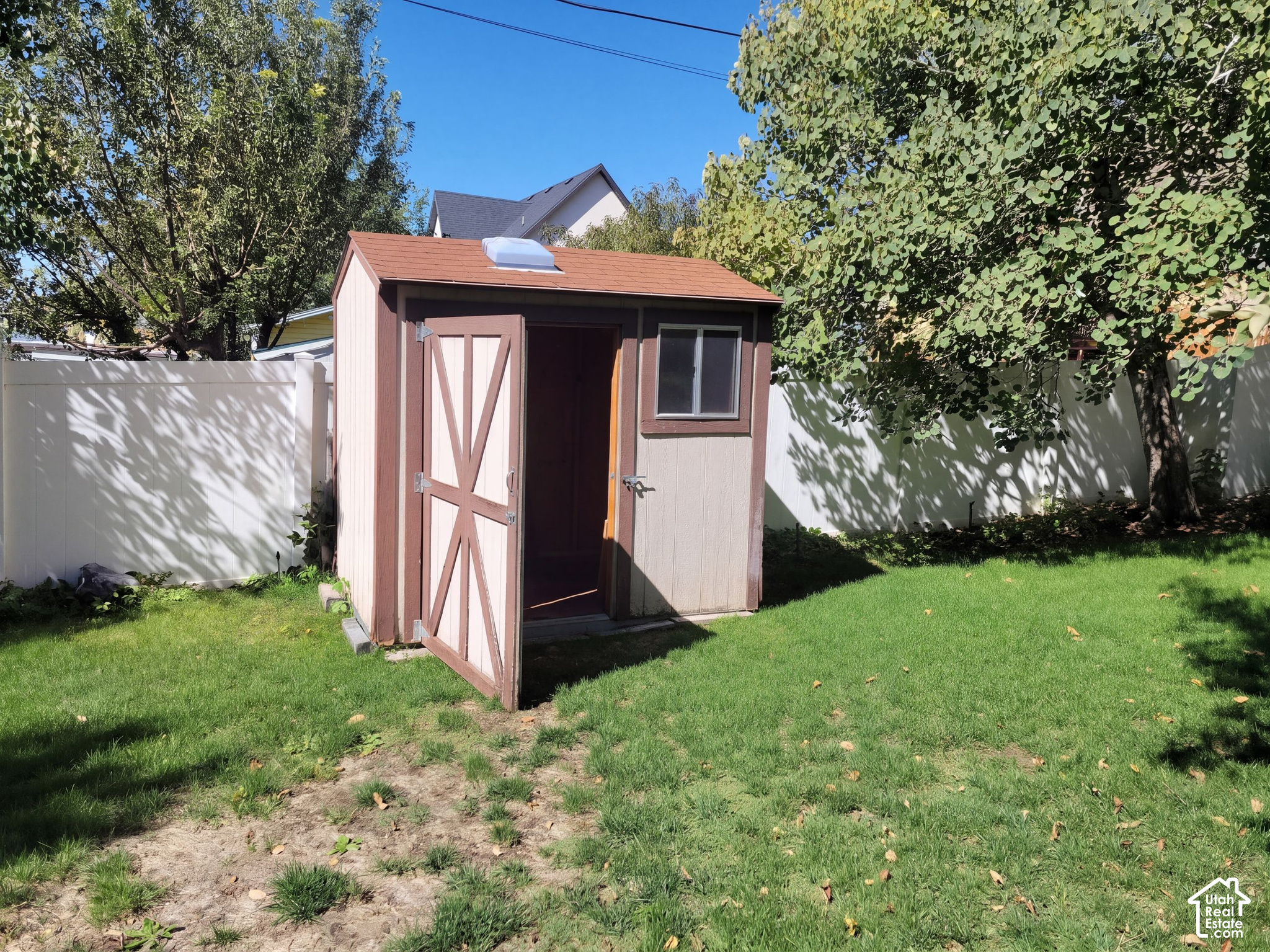 main property photo 19