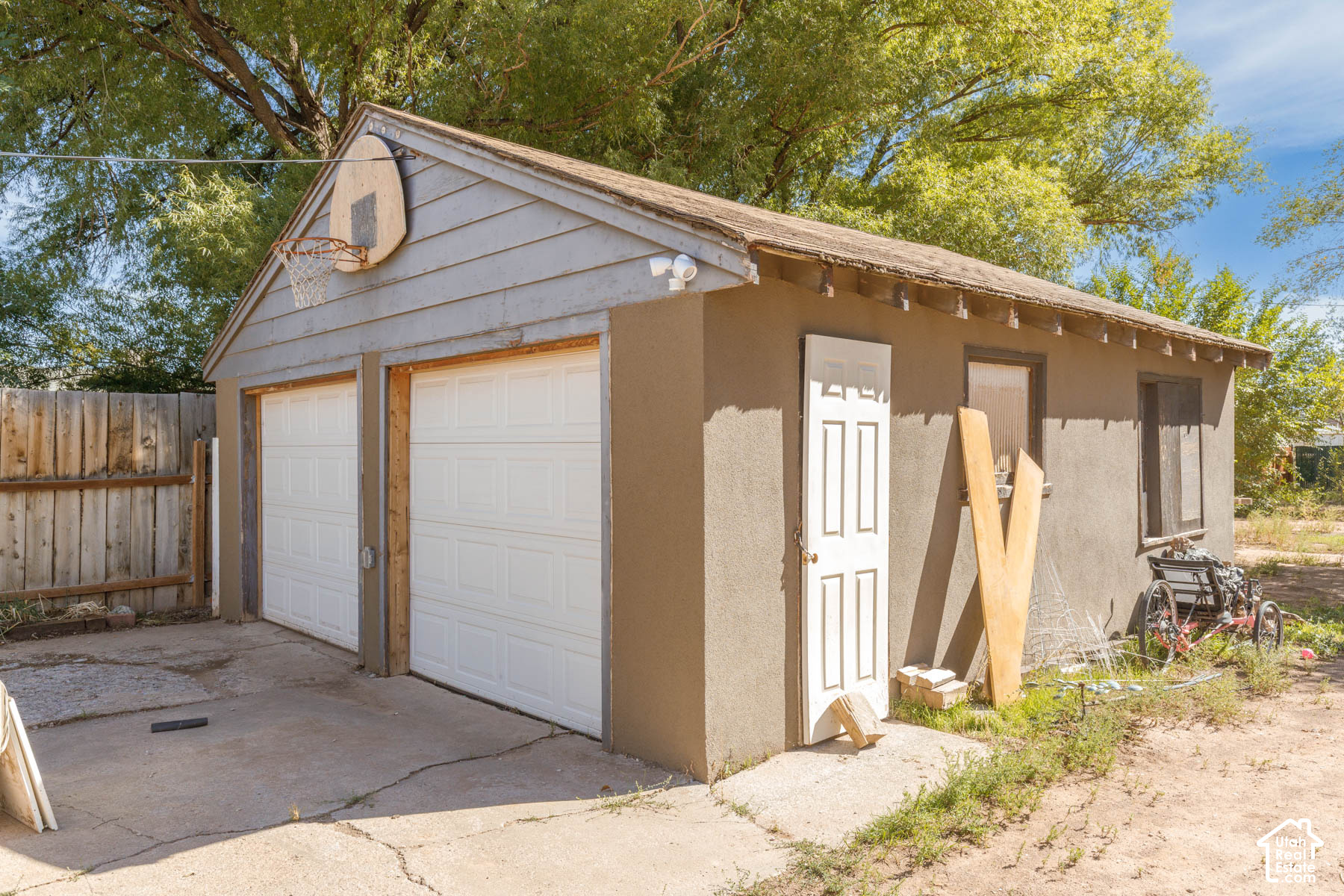 main property photo 18