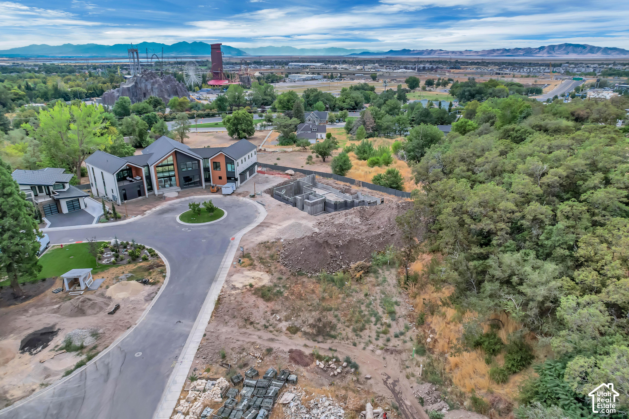main property photo 25