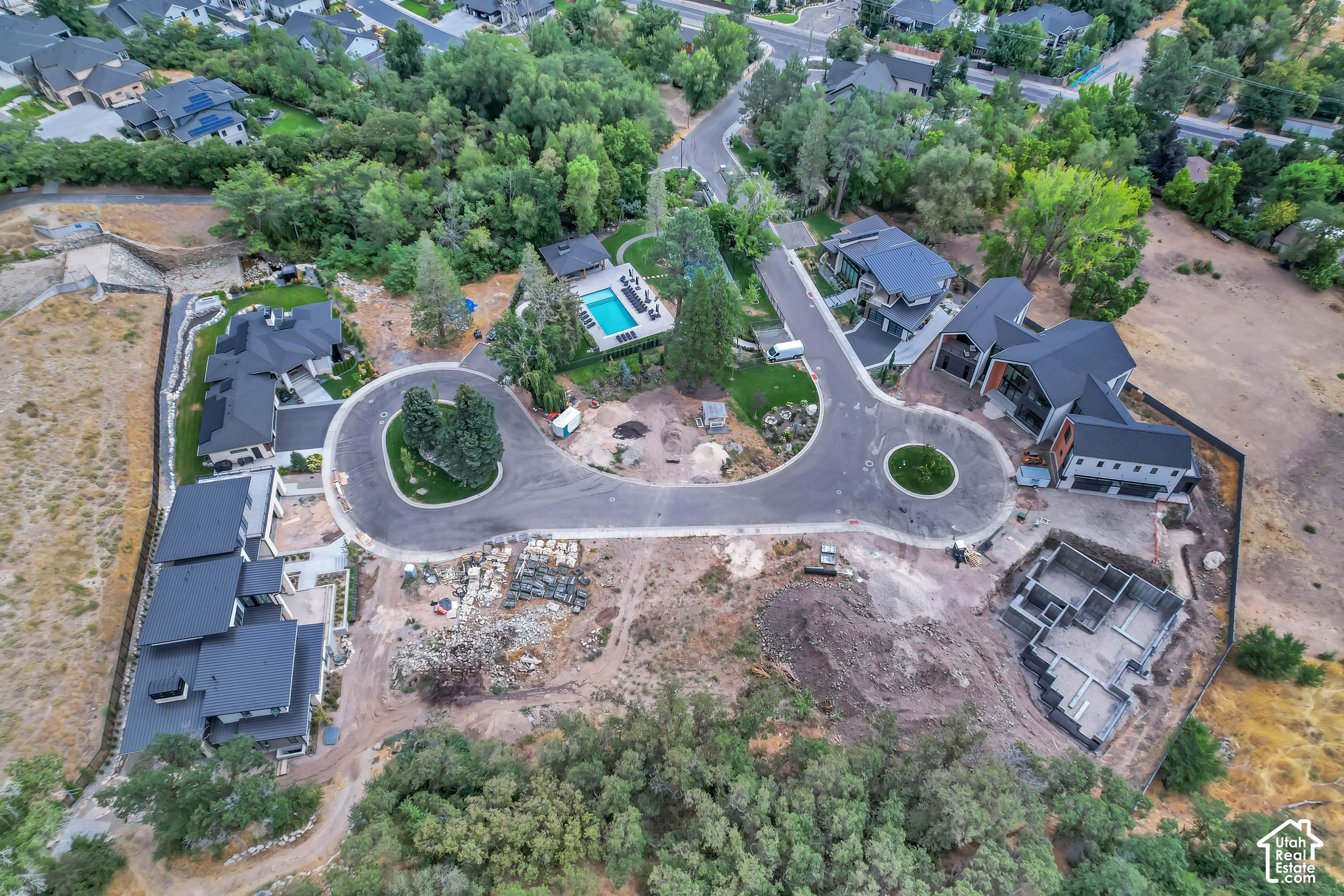 main property photo 28
