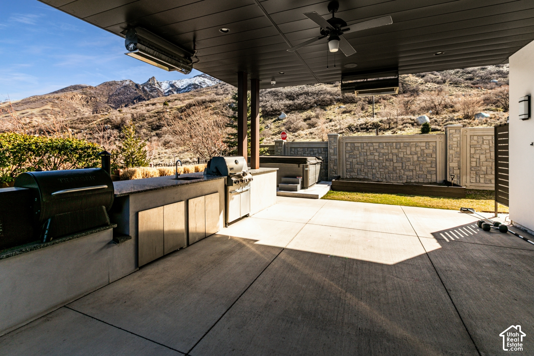 main property photo 17
