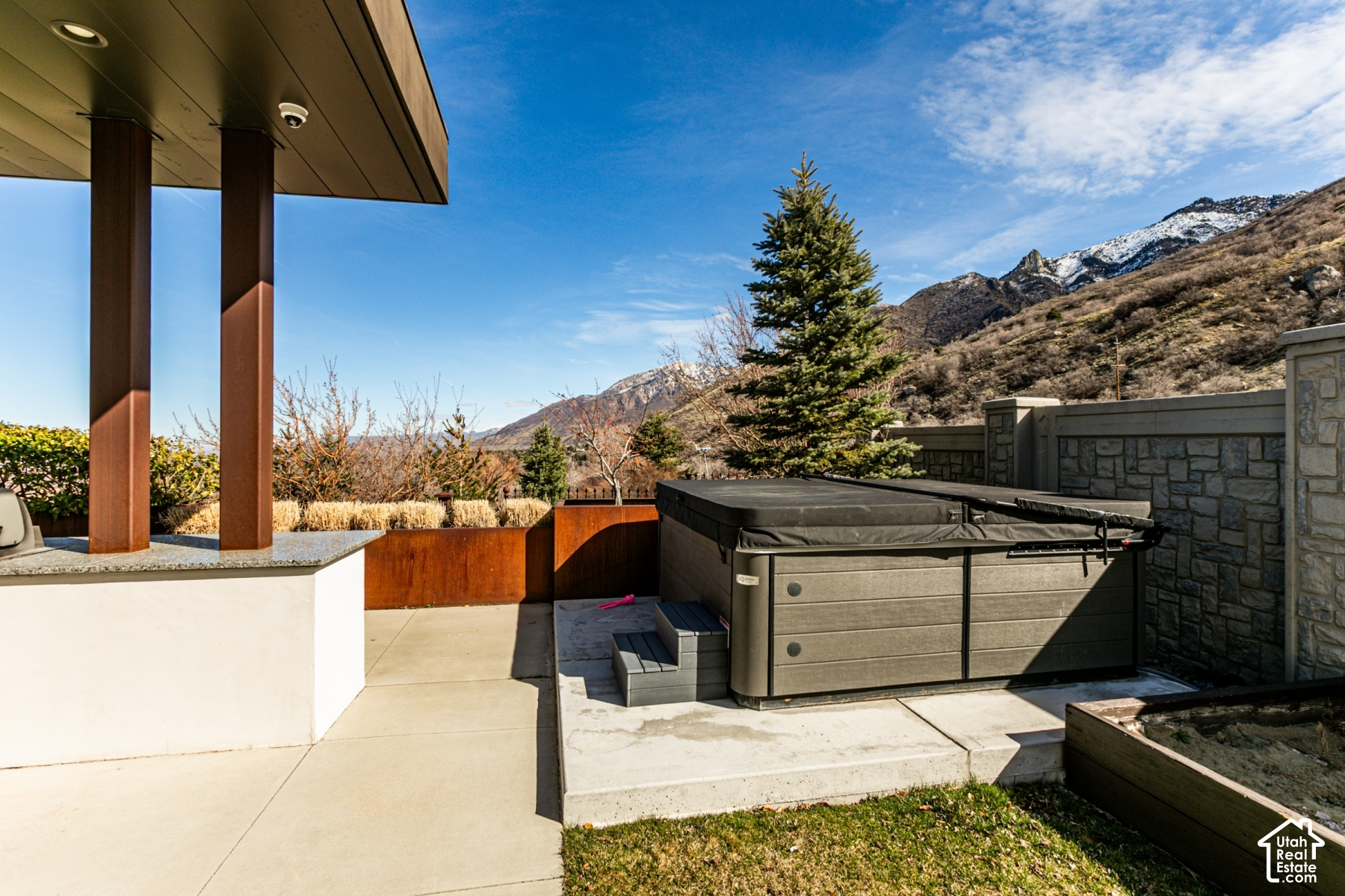 main property photo 19