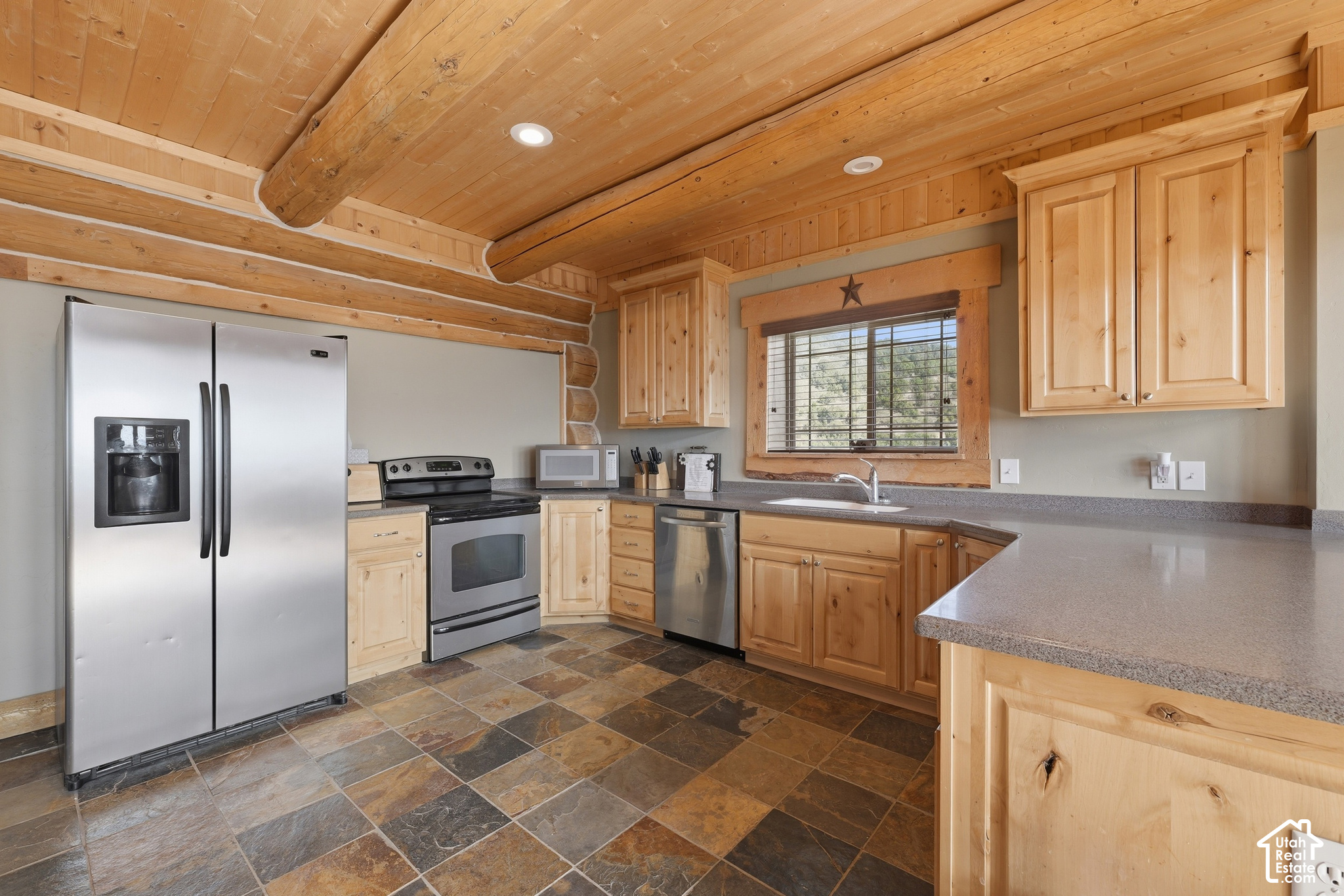 main property photo 45
