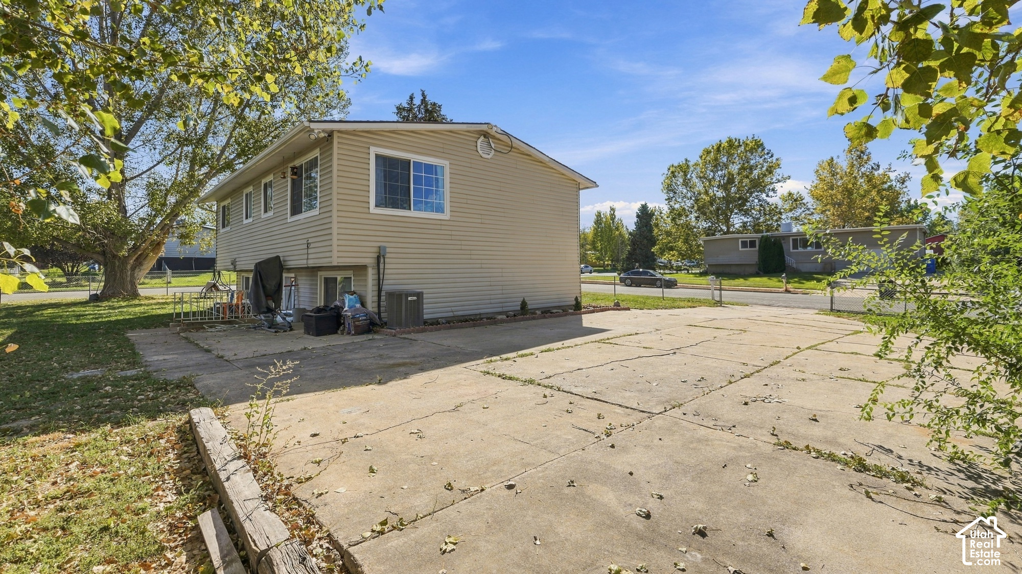main property photo 30