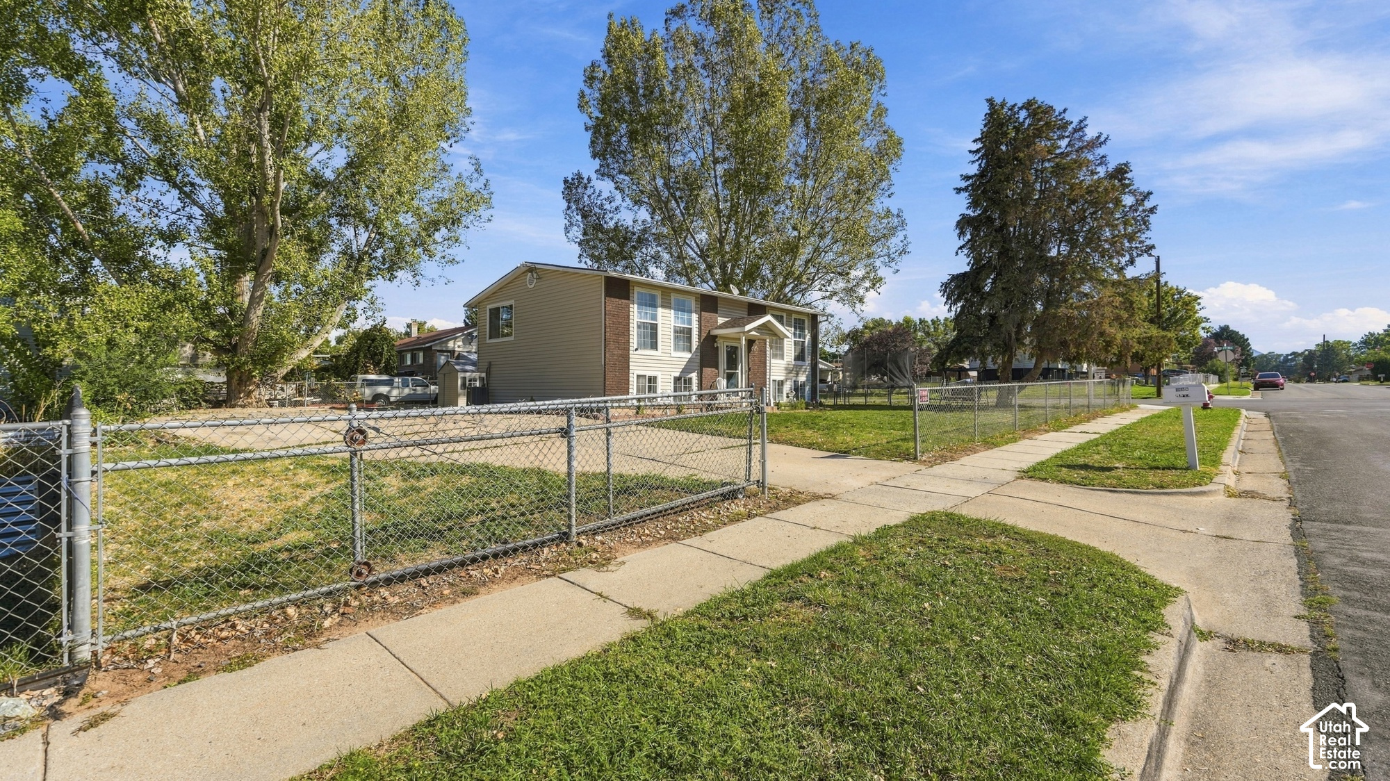 main property photo 37