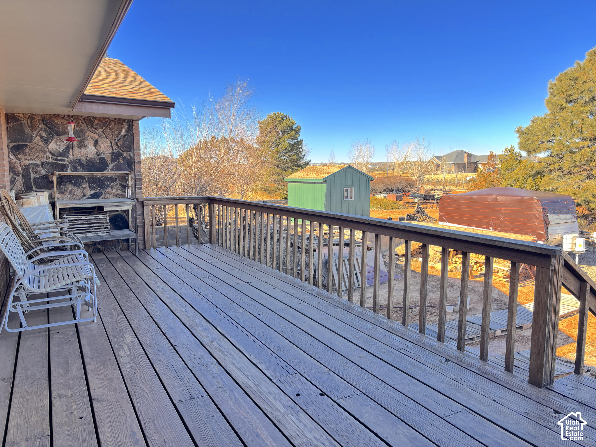 main property photo 28