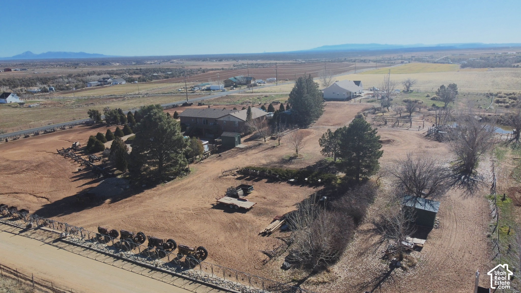 main property photo 34