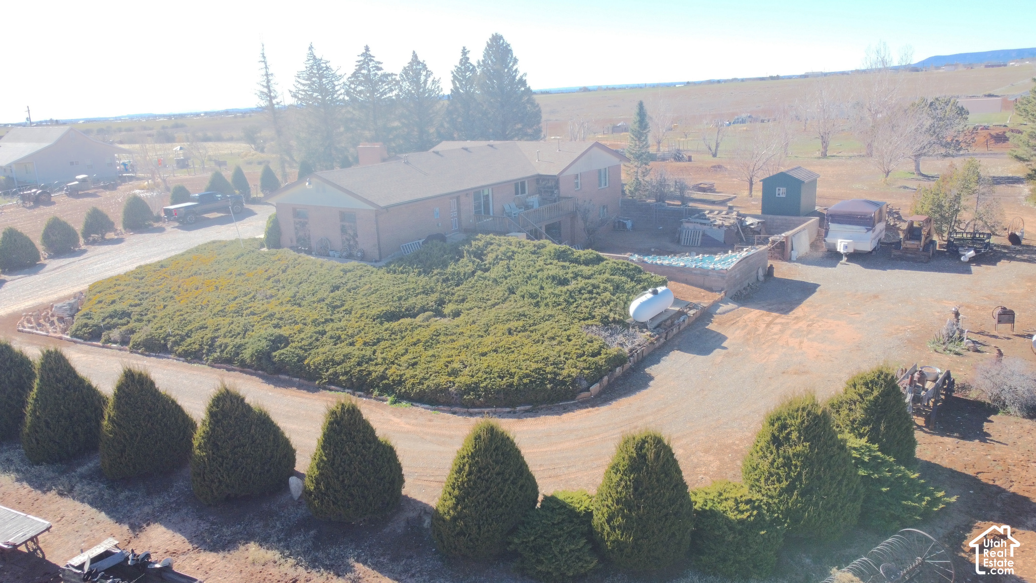 main property photo 36