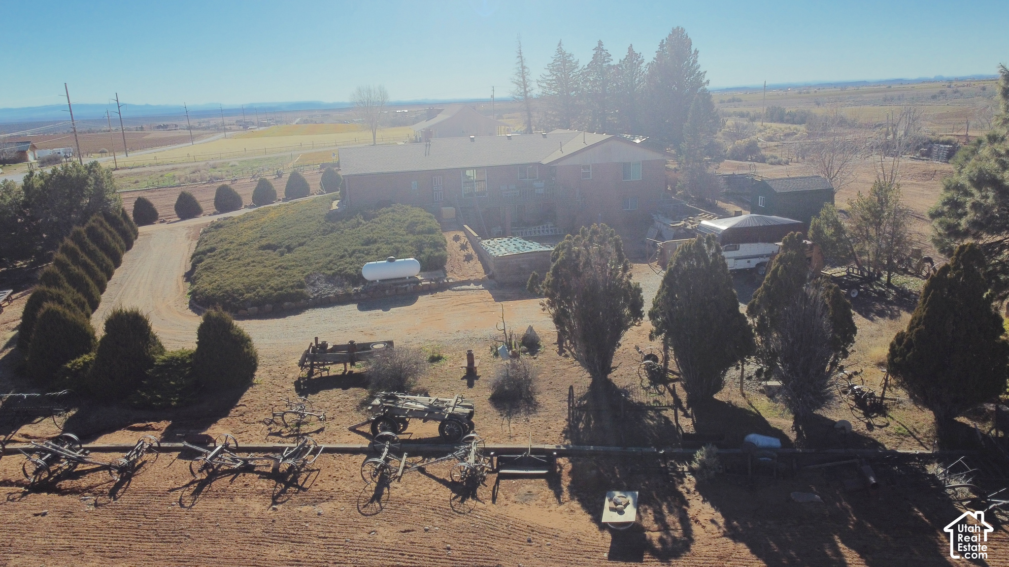 main property photo 37