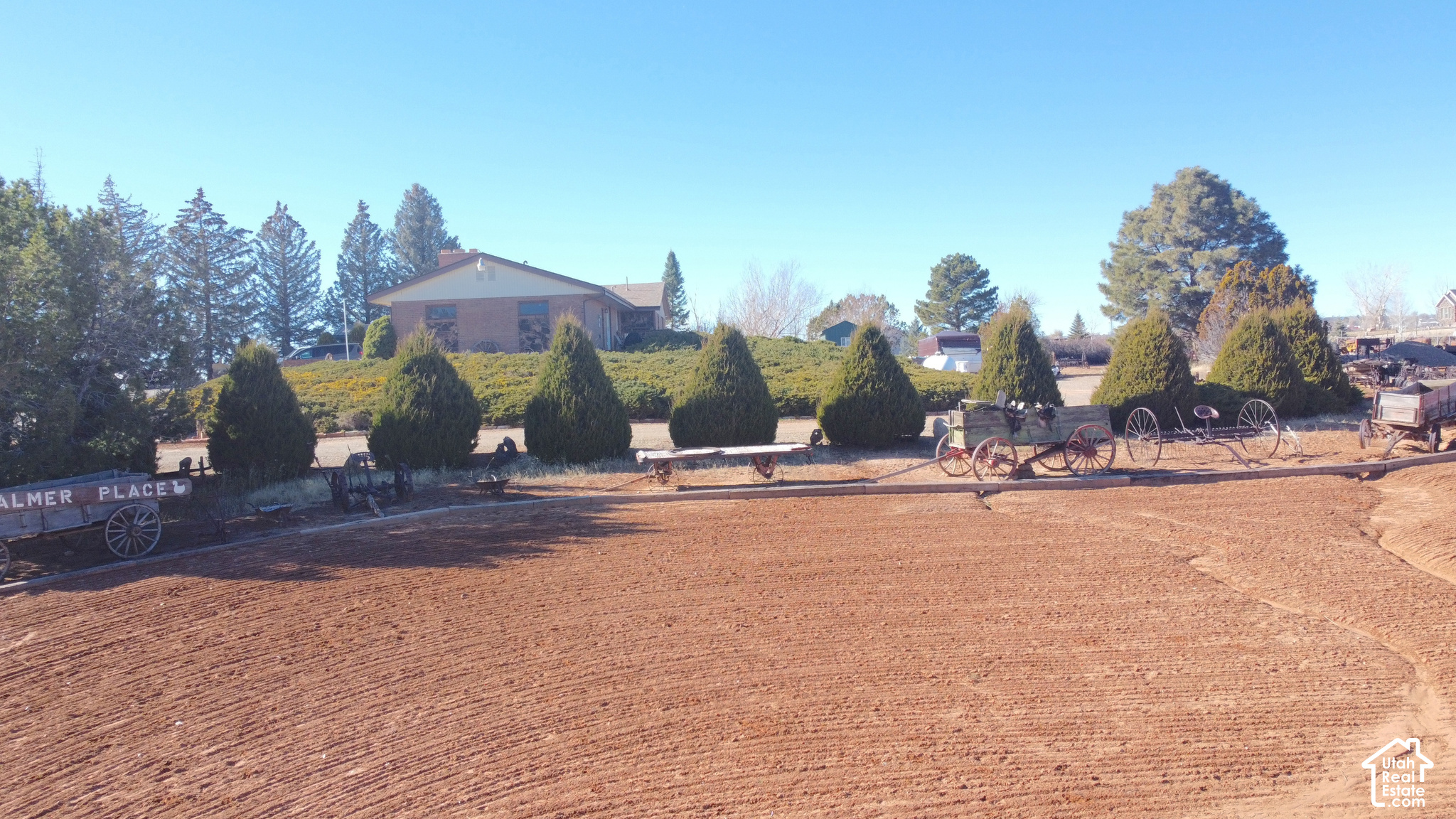 main property photo 40