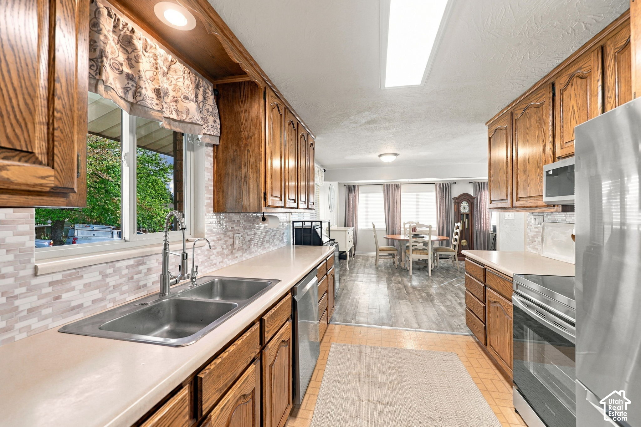 main property photo 7