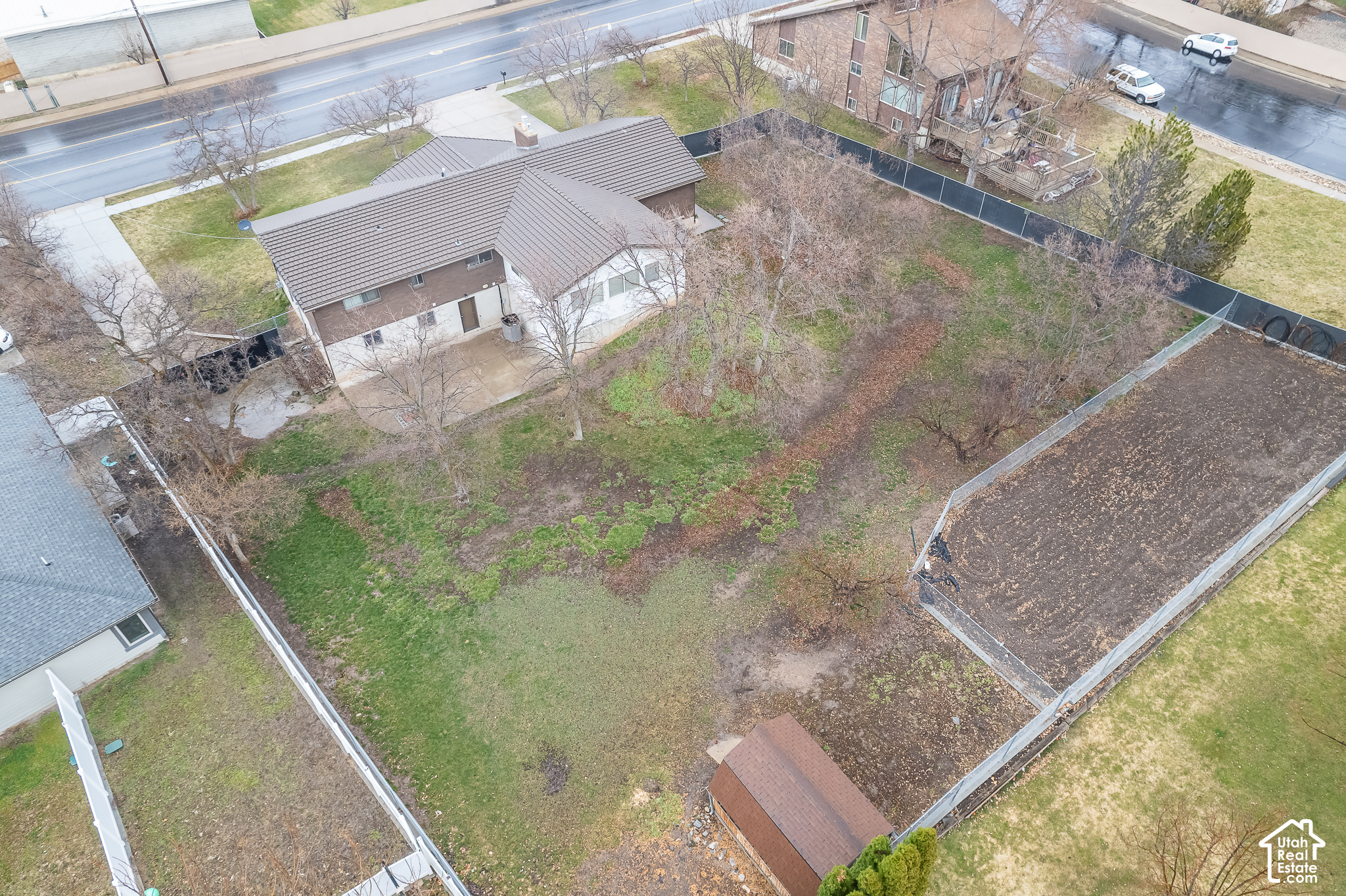 main property photo 28