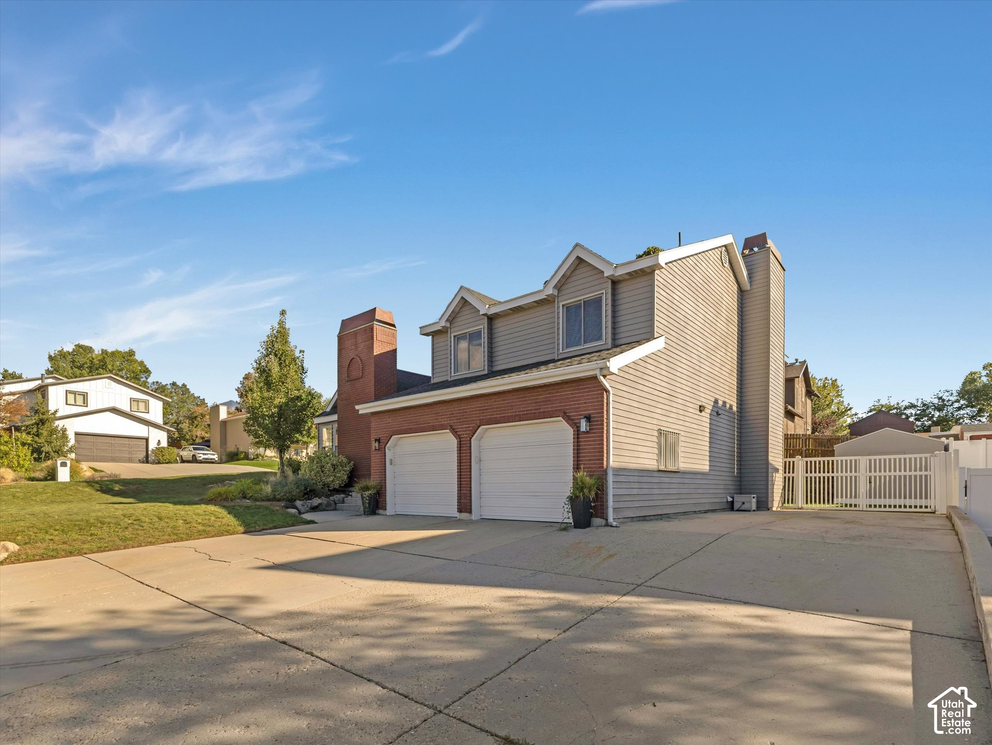 main property photo 28