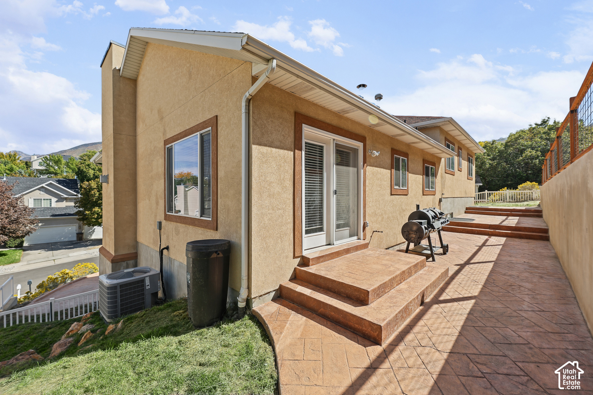 main property photo 30