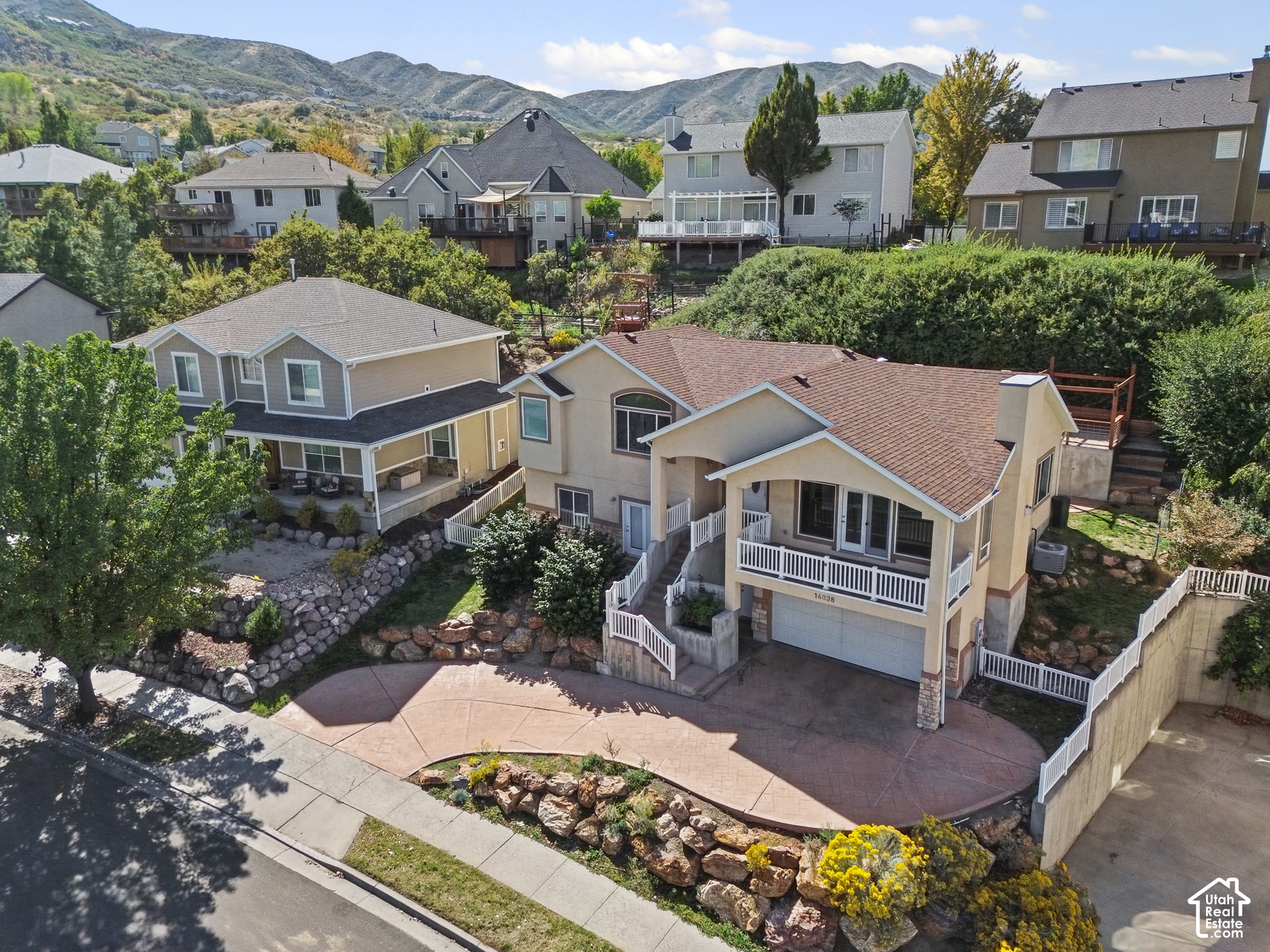 main property photo 40