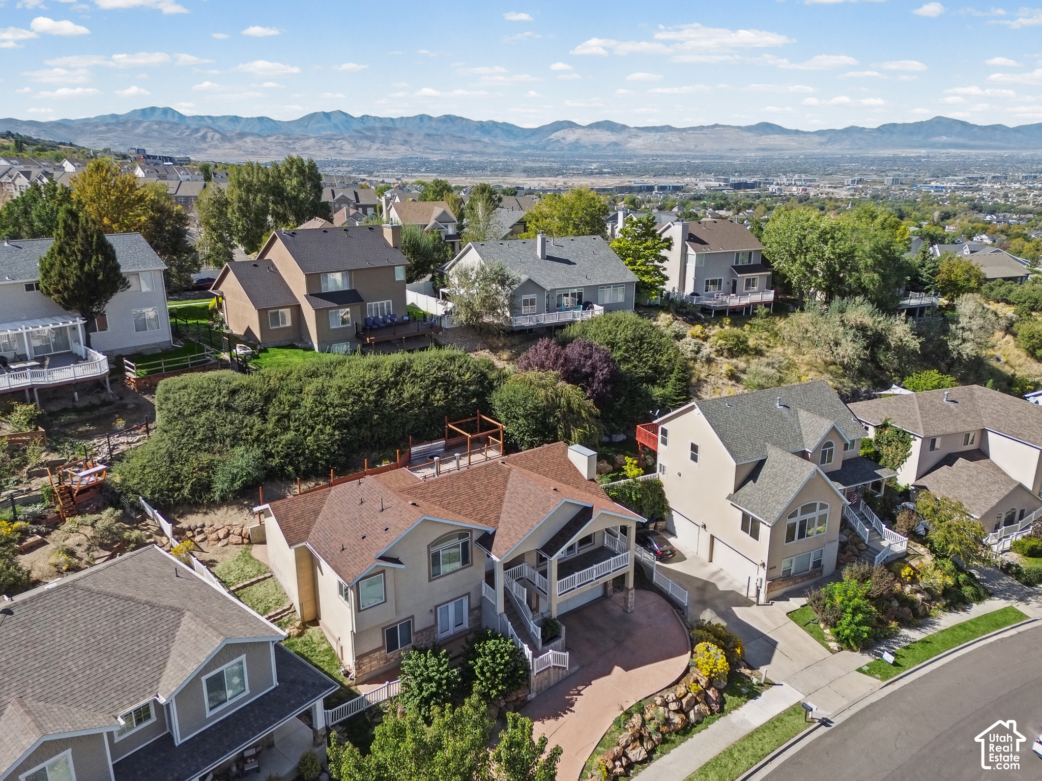 main property photo 41