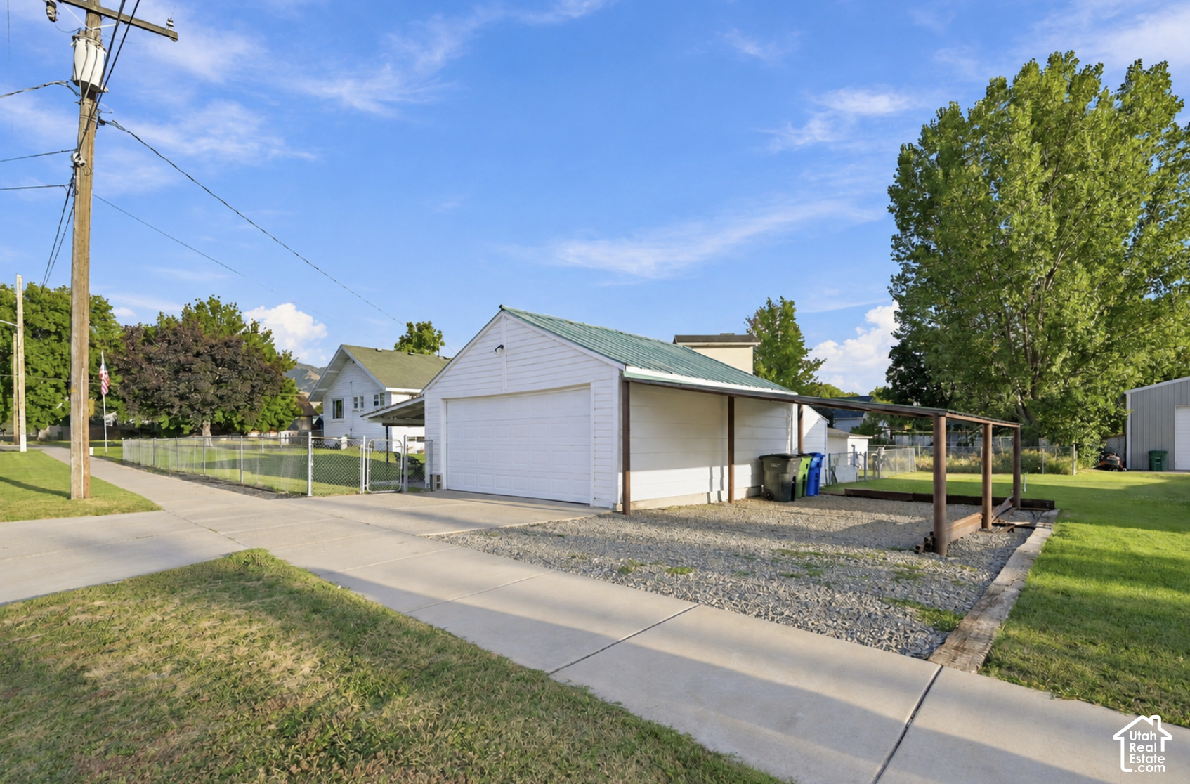 main property photo 31