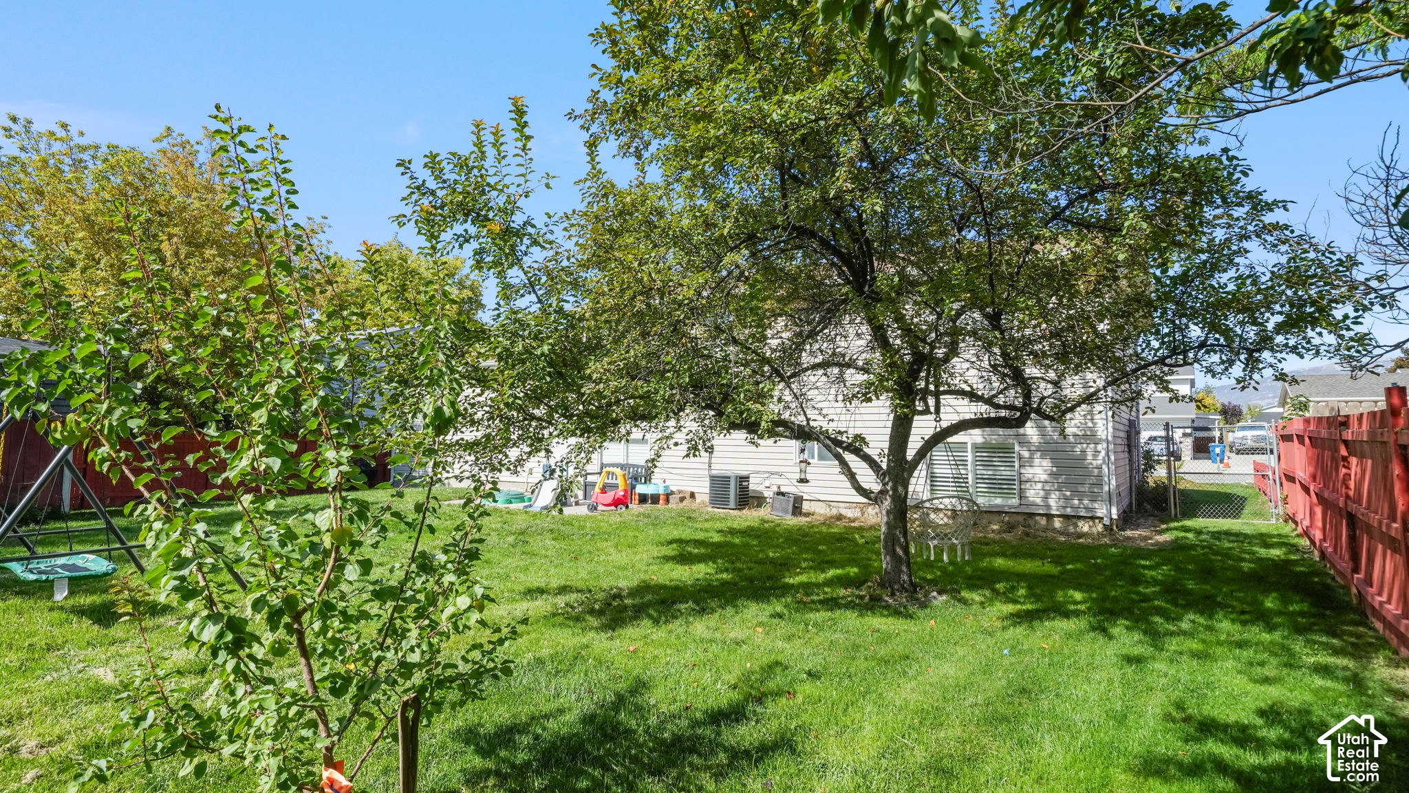 main property photo 18