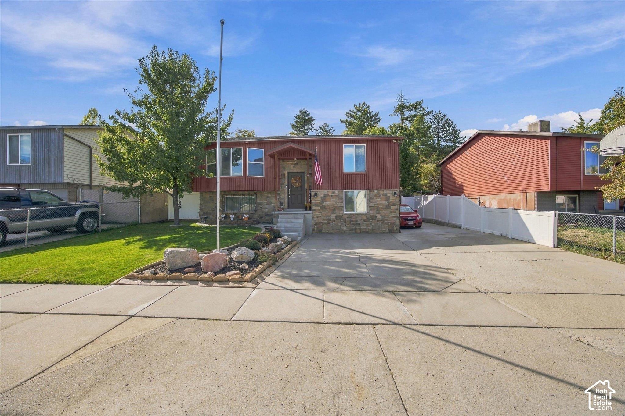 main property photo 45