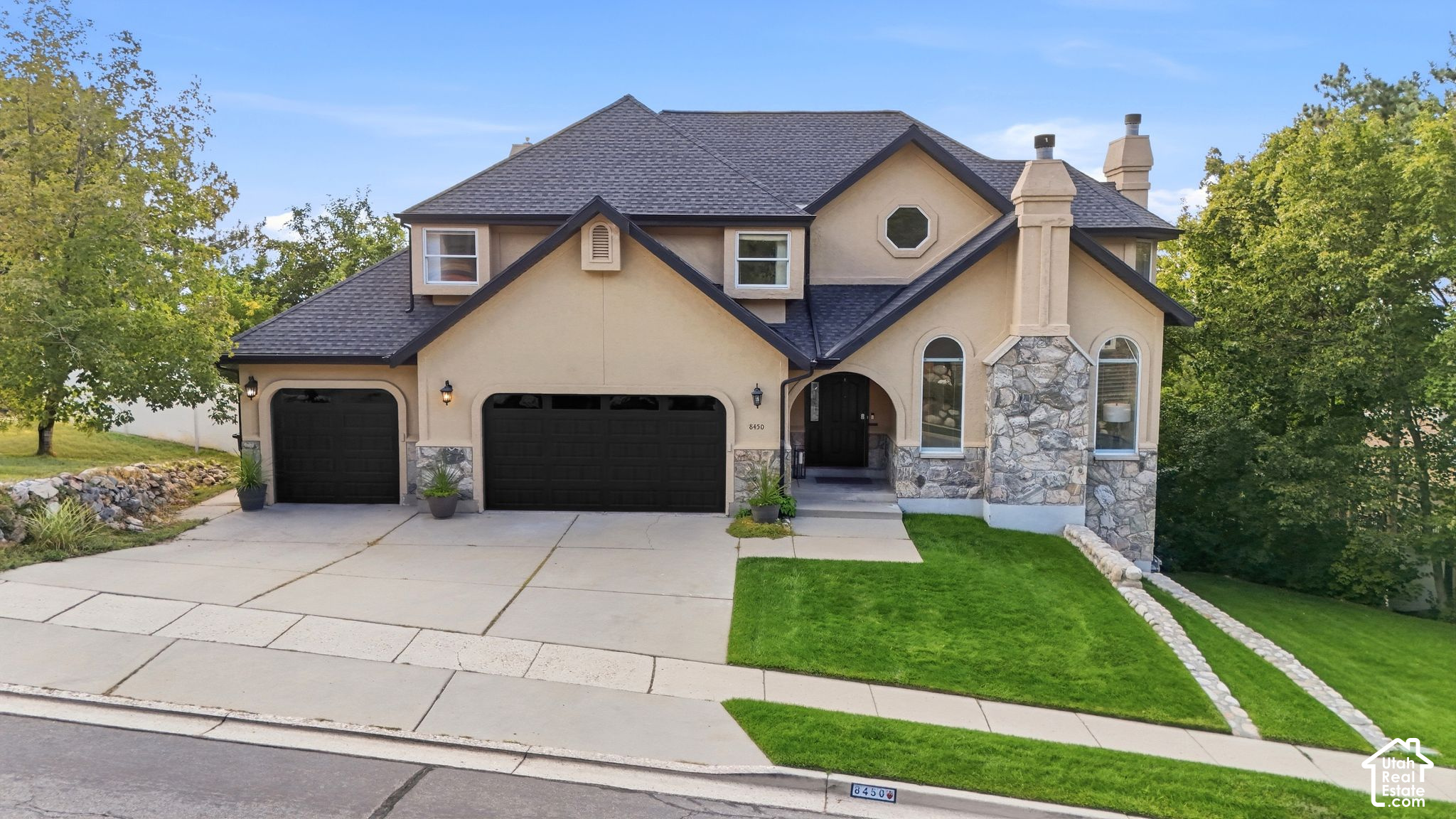 main property photo 0