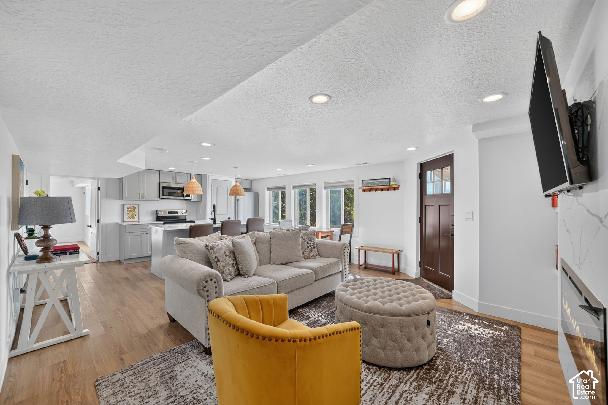 main property photo 50