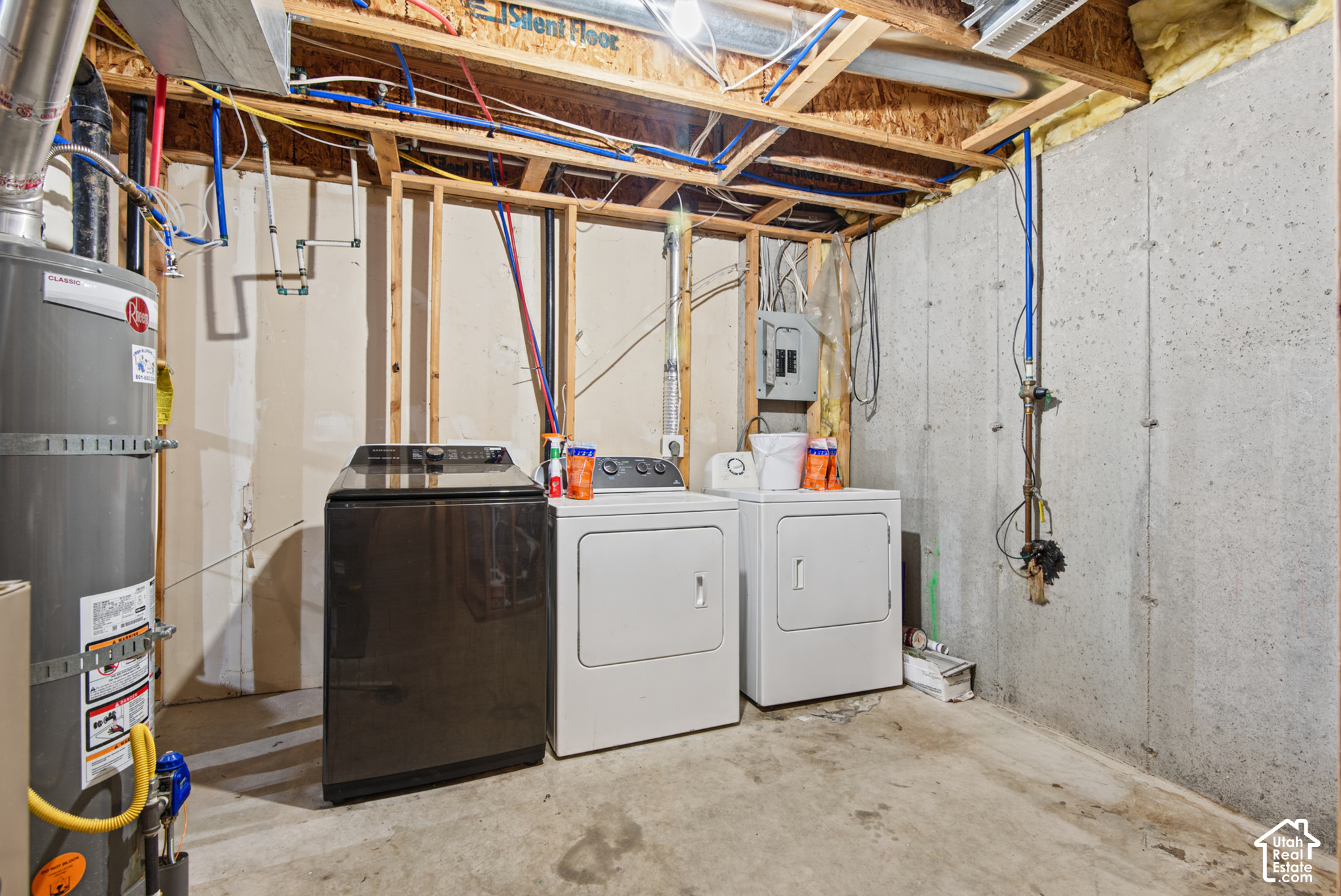 main property photo 13