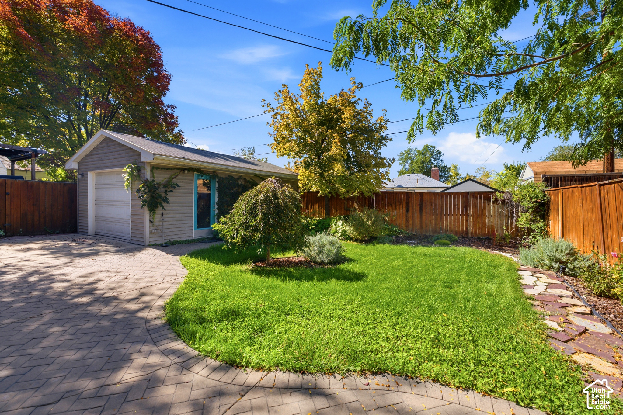 main property photo 30