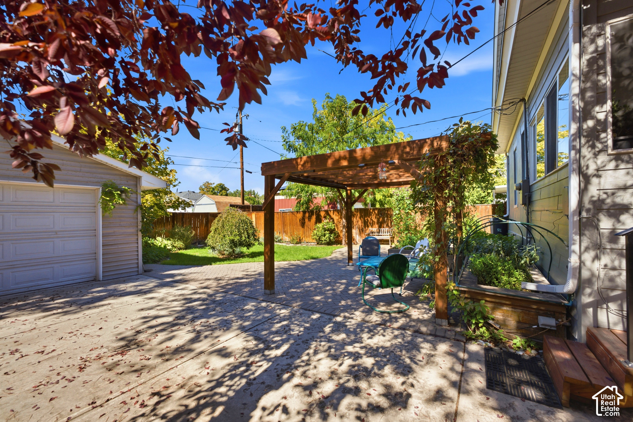 main property photo 32
