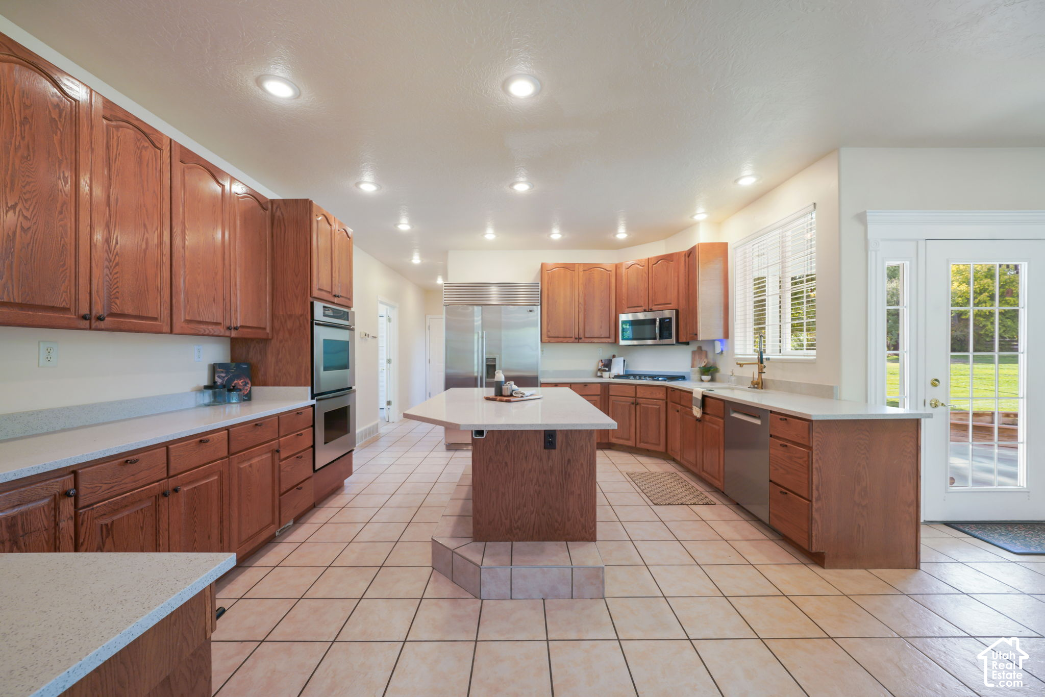 main property photo 10
