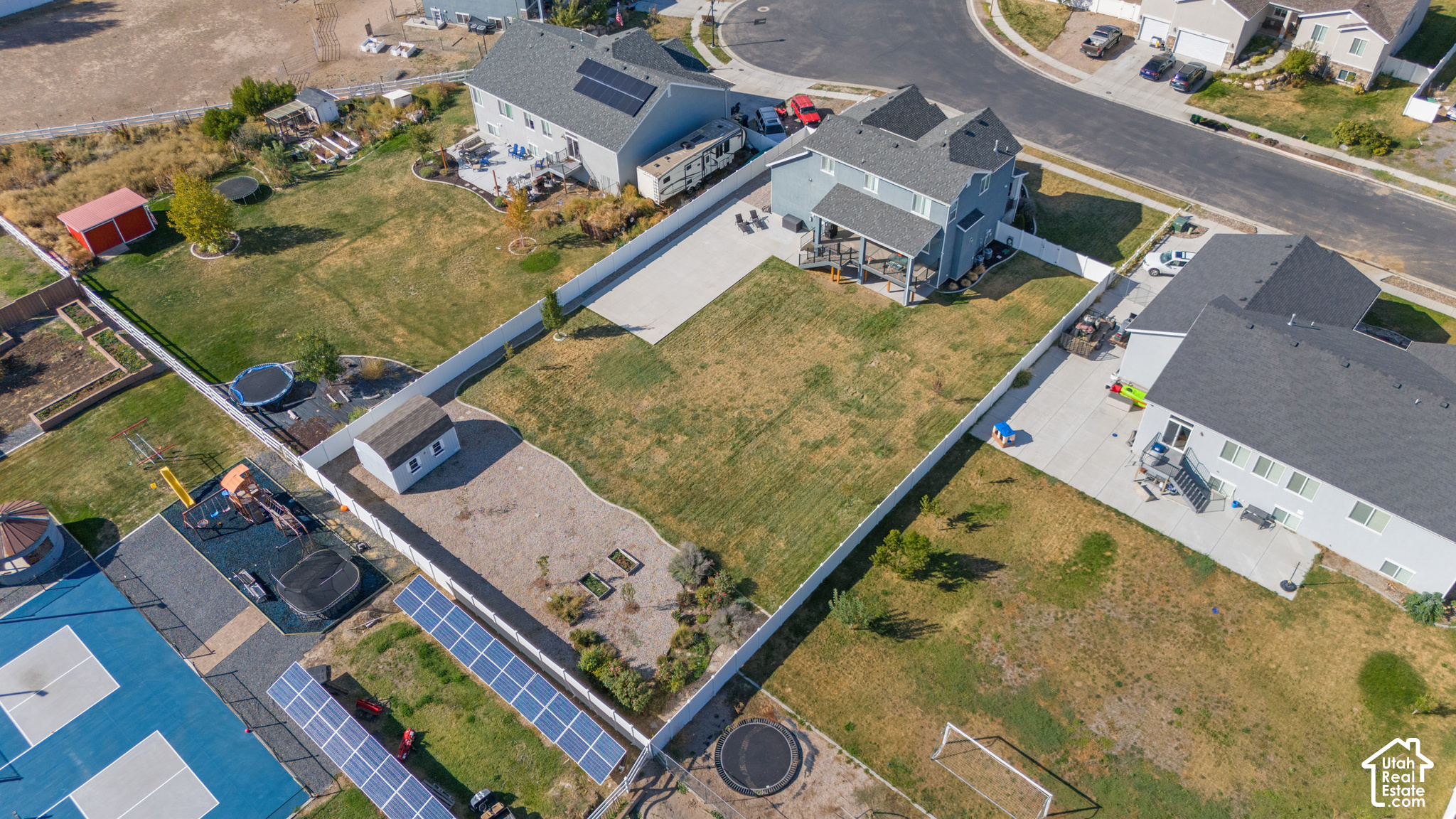 main property photo 36