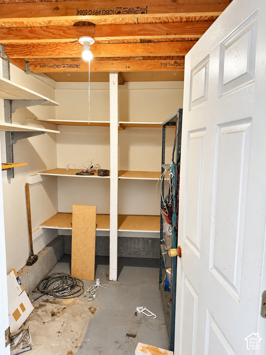 main property photo 40