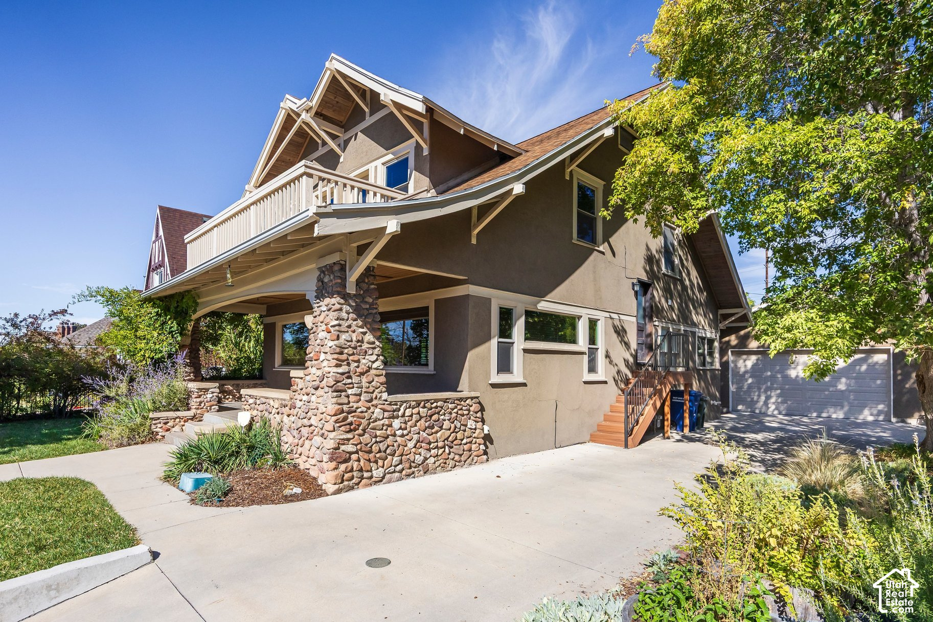 main property photo 41