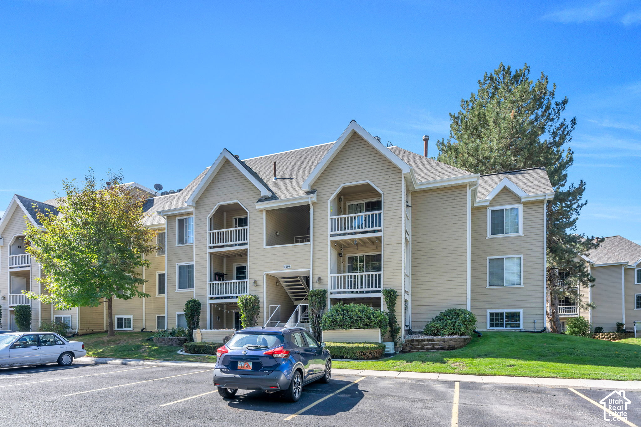 main property photo 19