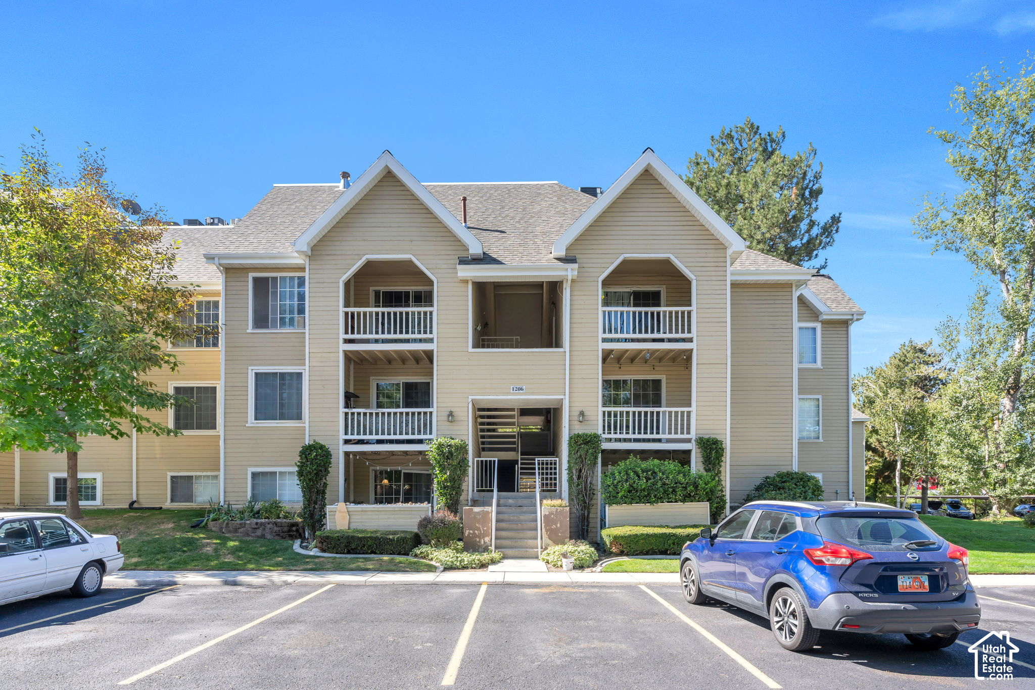 main property photo 20