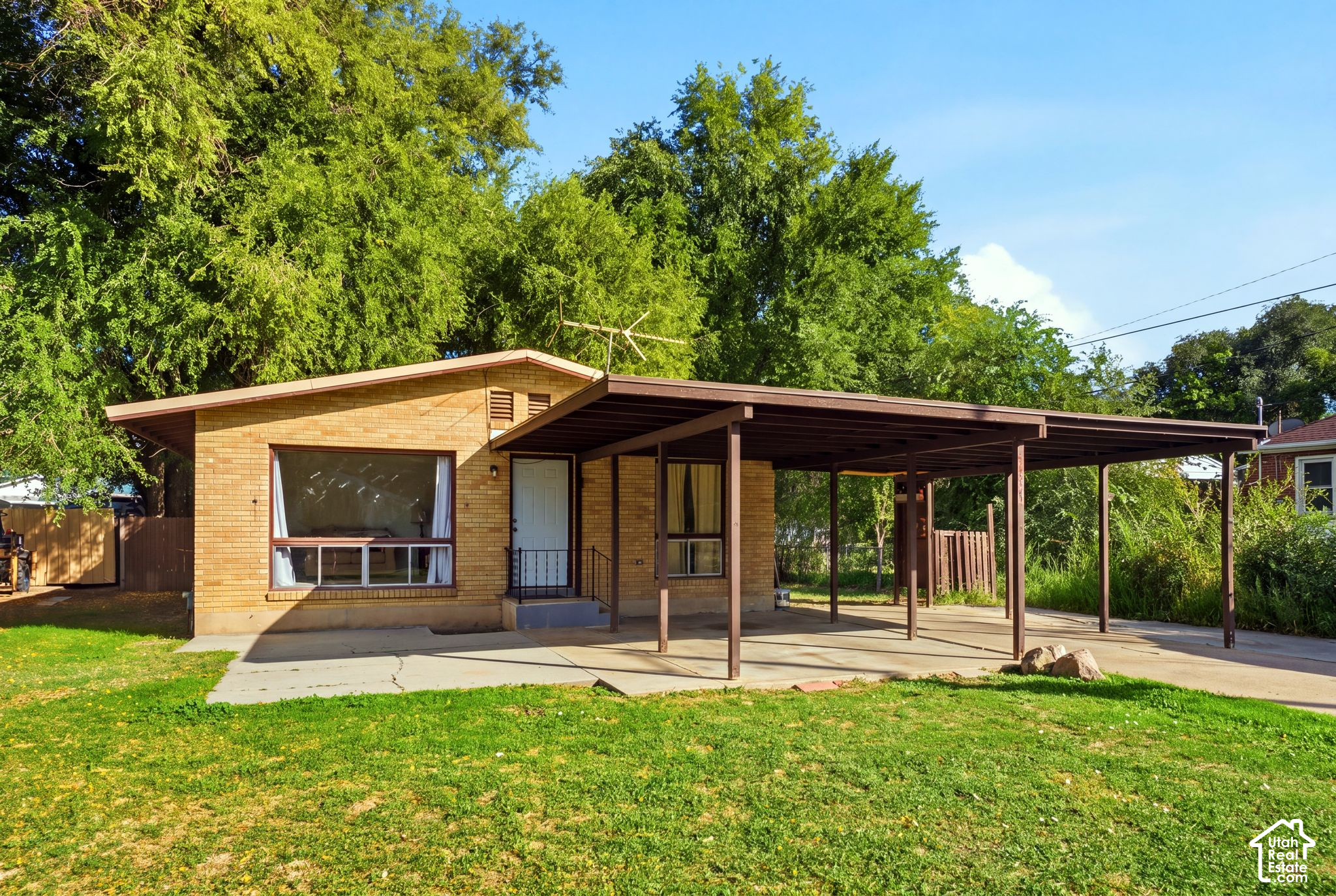 main property photo 2