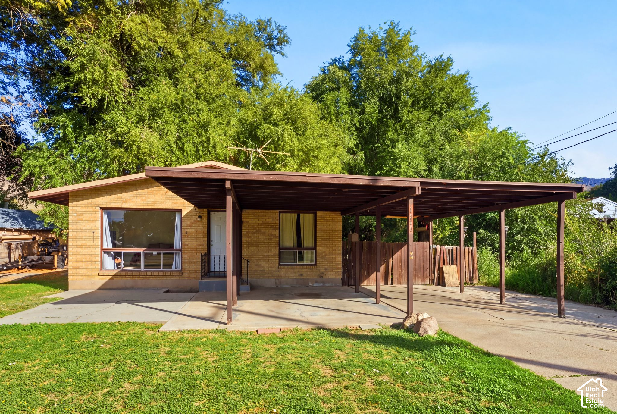 main property photo 4