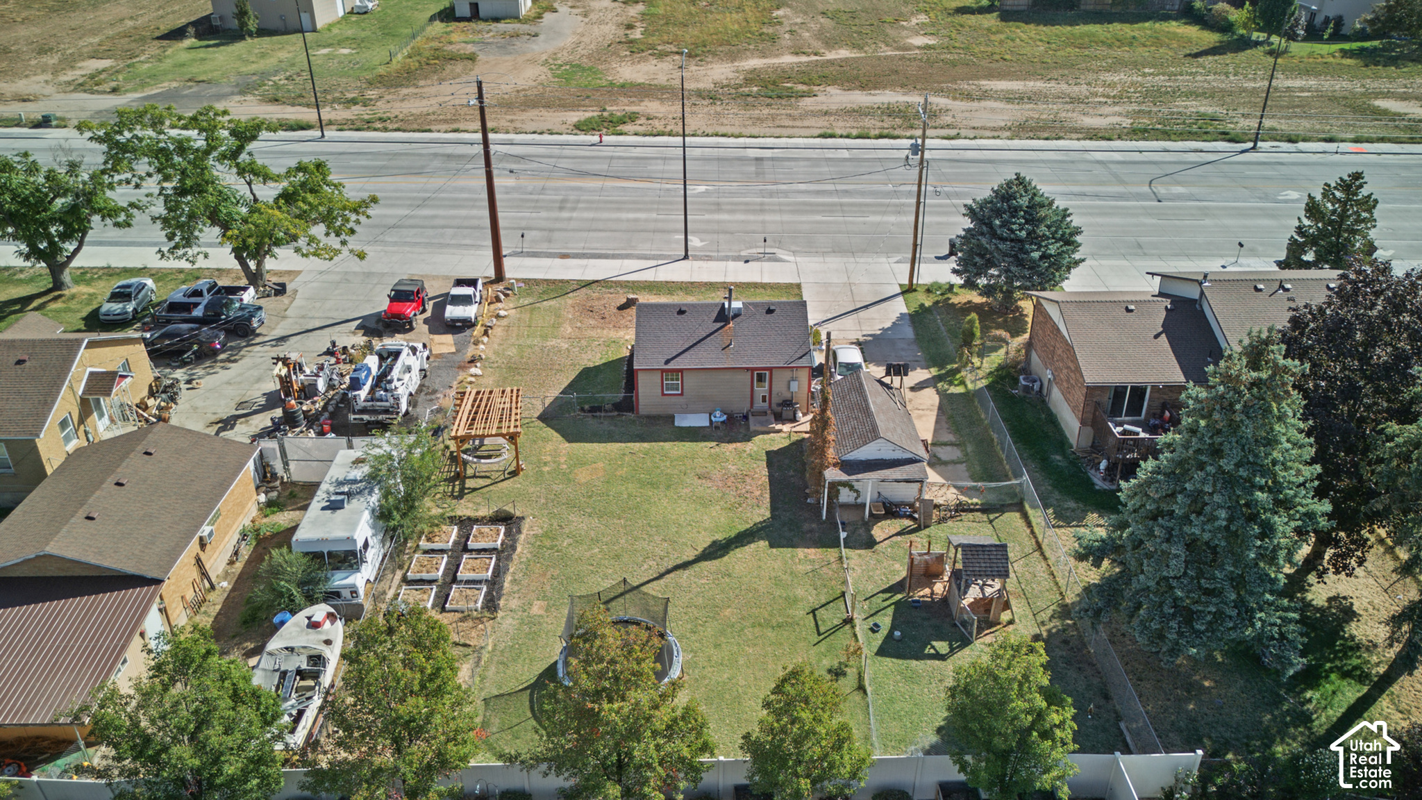 main property photo 36